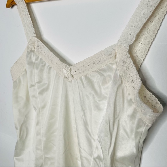 VINTAGE | Satin Lace Trim V-Neck Cami Lingerie Sleep Tank - Picture 5 of 6